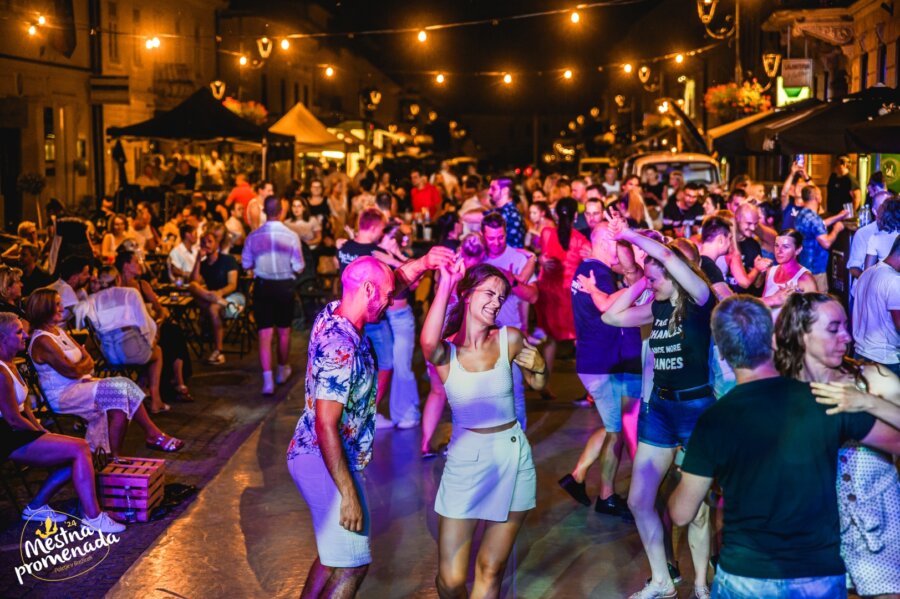 V mesto se vrača Mestna promenada Brežice