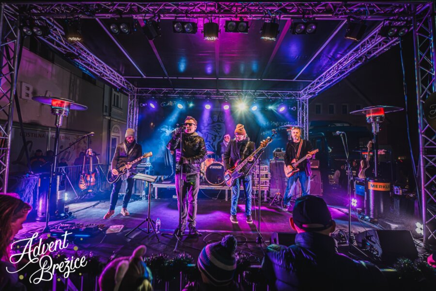 Prvi koncert na prostem navdušil: Big Foot Mama ogrela praznične Brežice