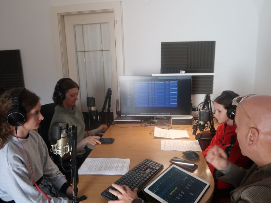 Mladi radijci OŠ Pišece o portugalskih dogodivščinah na Radiu Brežice EU