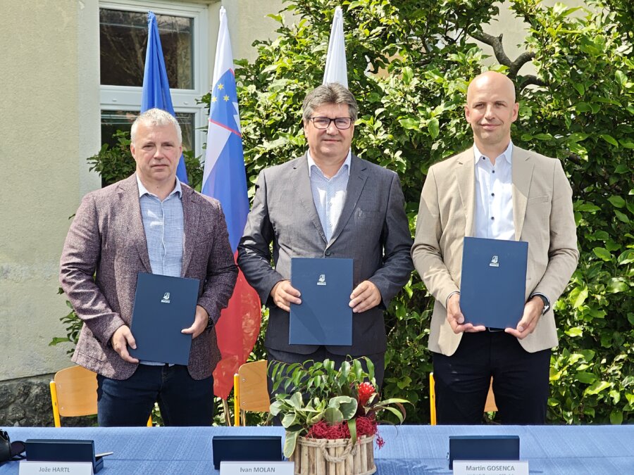 Artiče: Podpisana pogodba za rekonstrukcijo in dograditev šole